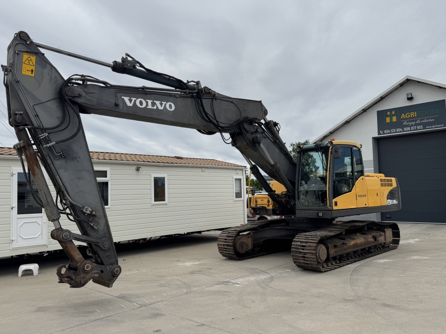 VOLVO EC 240 CNL